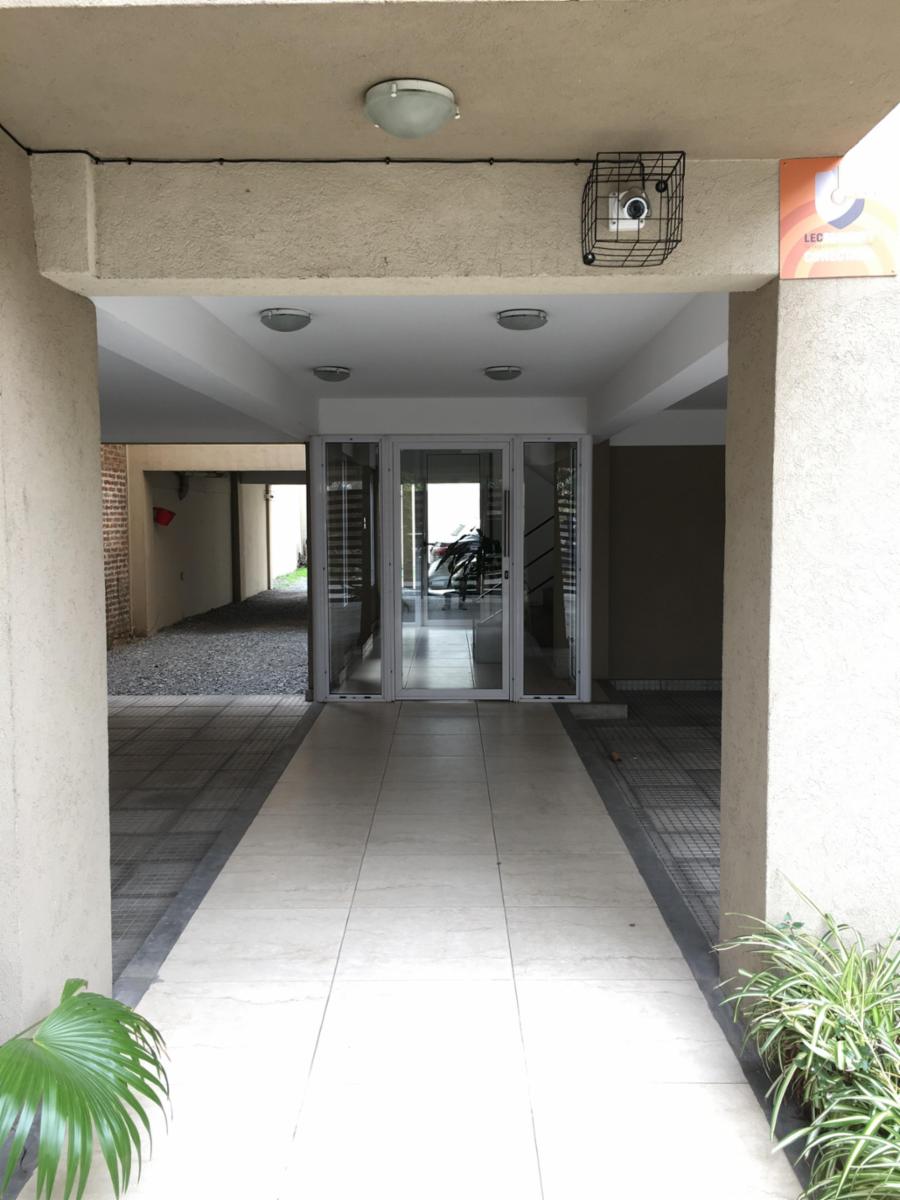 SUCRE 370 · Morón — foto 3