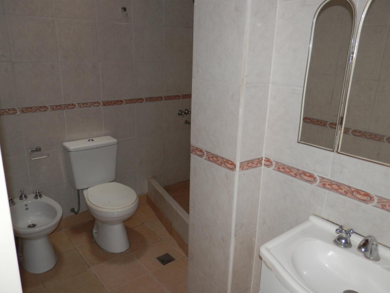 Cristobal Colón 700 · Morón — foto 16