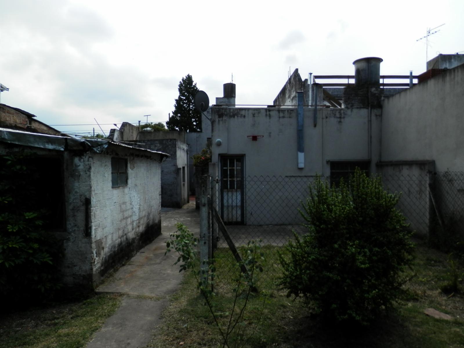 Cristobal Colón 700 · Morón — foto 21