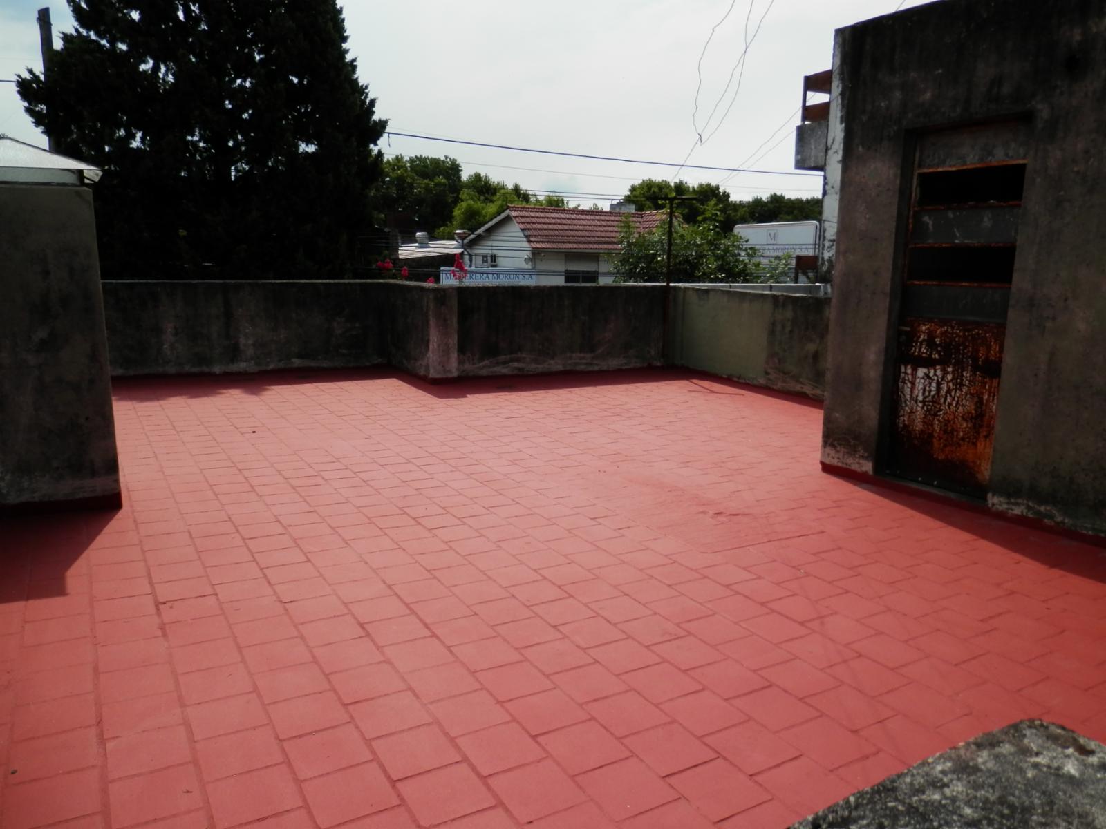 Cristobal Colón 700 · Morón — foto 23