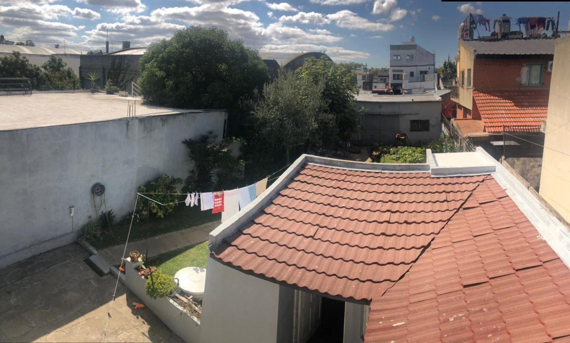 ESQUIU · Tres De Febrero — foto 3