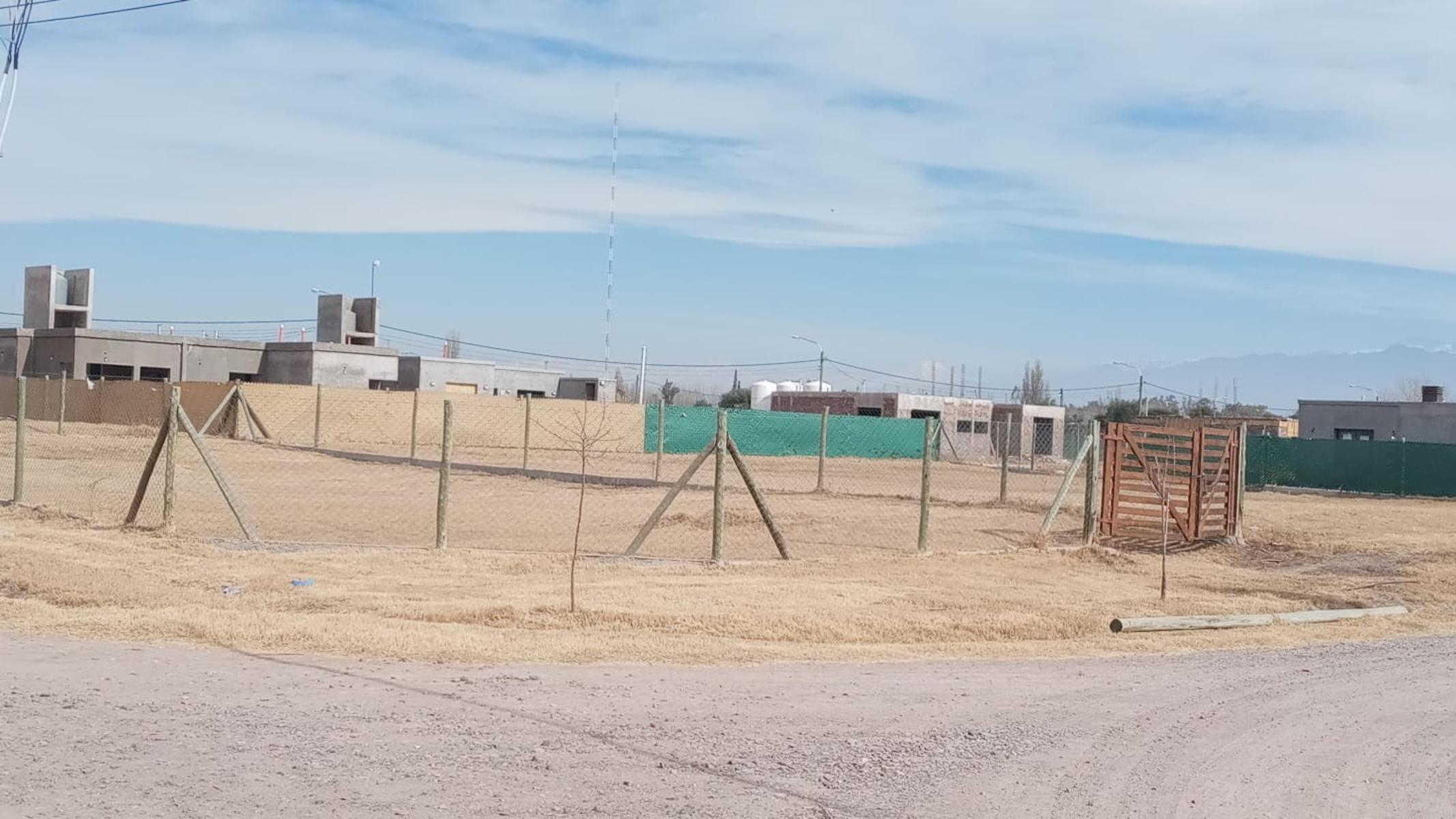 C.ALFONZO XII Y TIRASSO GUAYMALLÉN MENDOZA · Guaymallén — foto 25