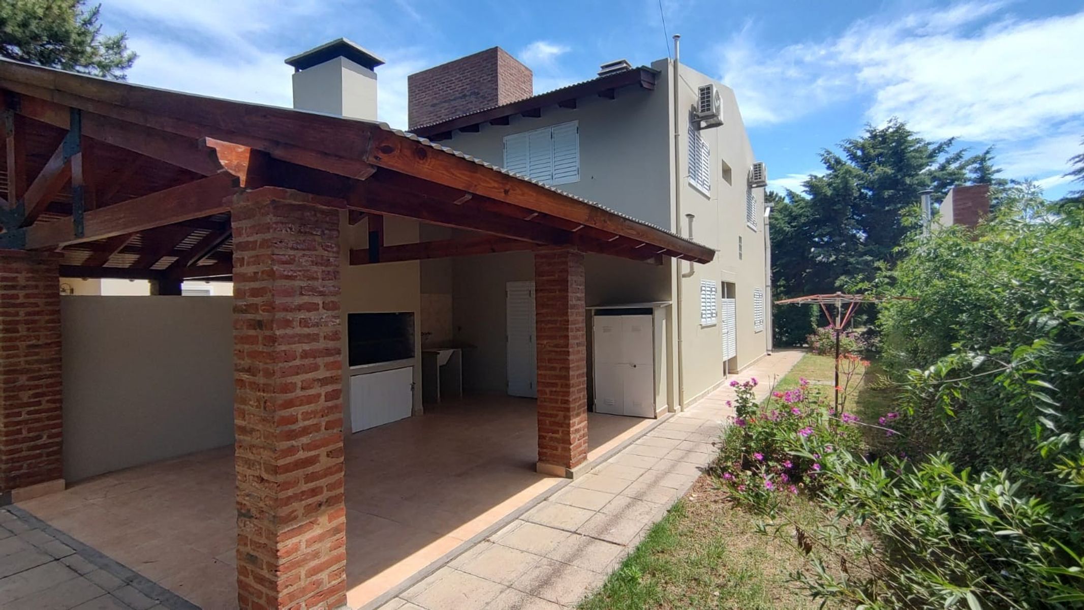 ALQUILO DOS DUPLEX C/COCHERA EN BALNEARIO SAN CAYETANO (TEMPORADA 2026/2027) · San Cayetano — foto 4