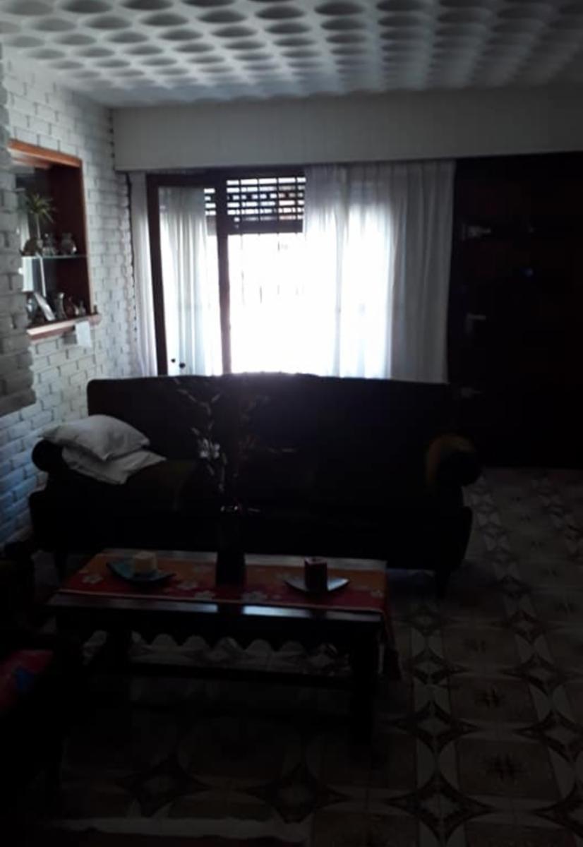 CHALET C/DEPTO 2 AMB (MARMOL 200) · General Pueyrredon — foto 6