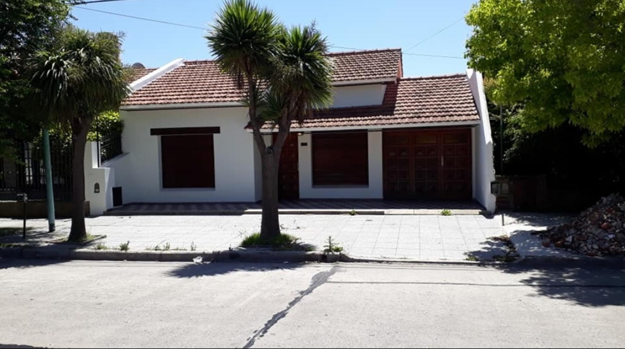 CHALET C/DEPTO 2 AMB (MARMOL 200) · General Pueyrredon — foto 7