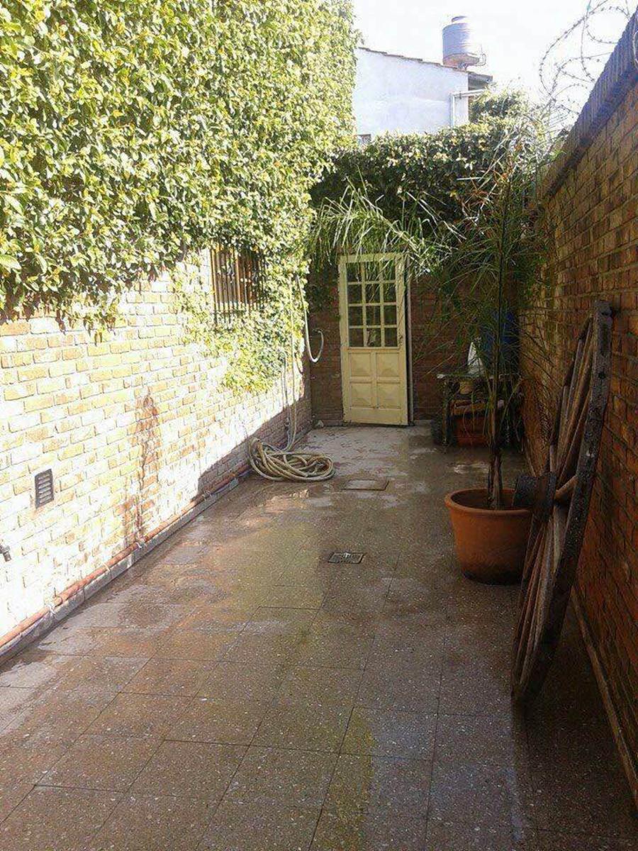 Casa de cuatro ambientes a la venta en José C. Paz