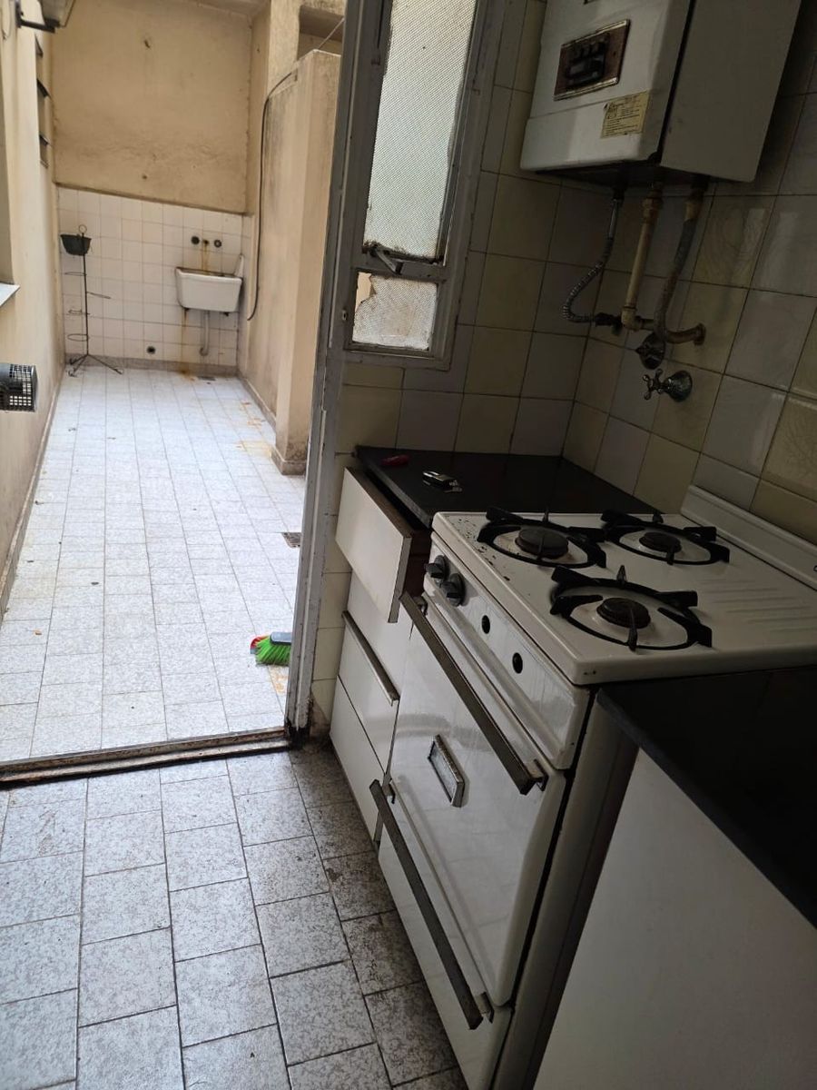 Perón 1700 · Balvanera — foto 4