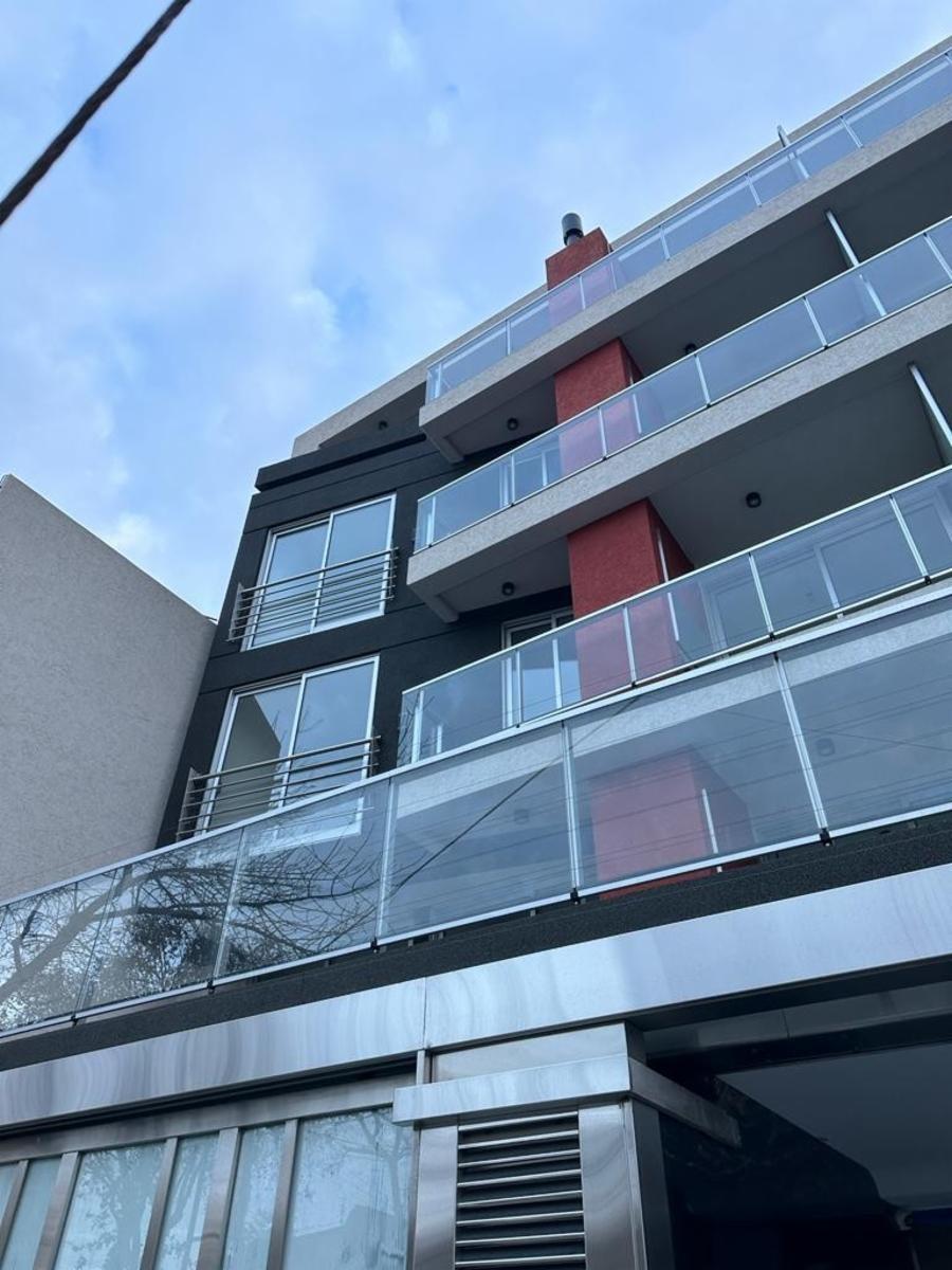 LISANDRO DE LA TORRE 782 · Liniers — foto 25
