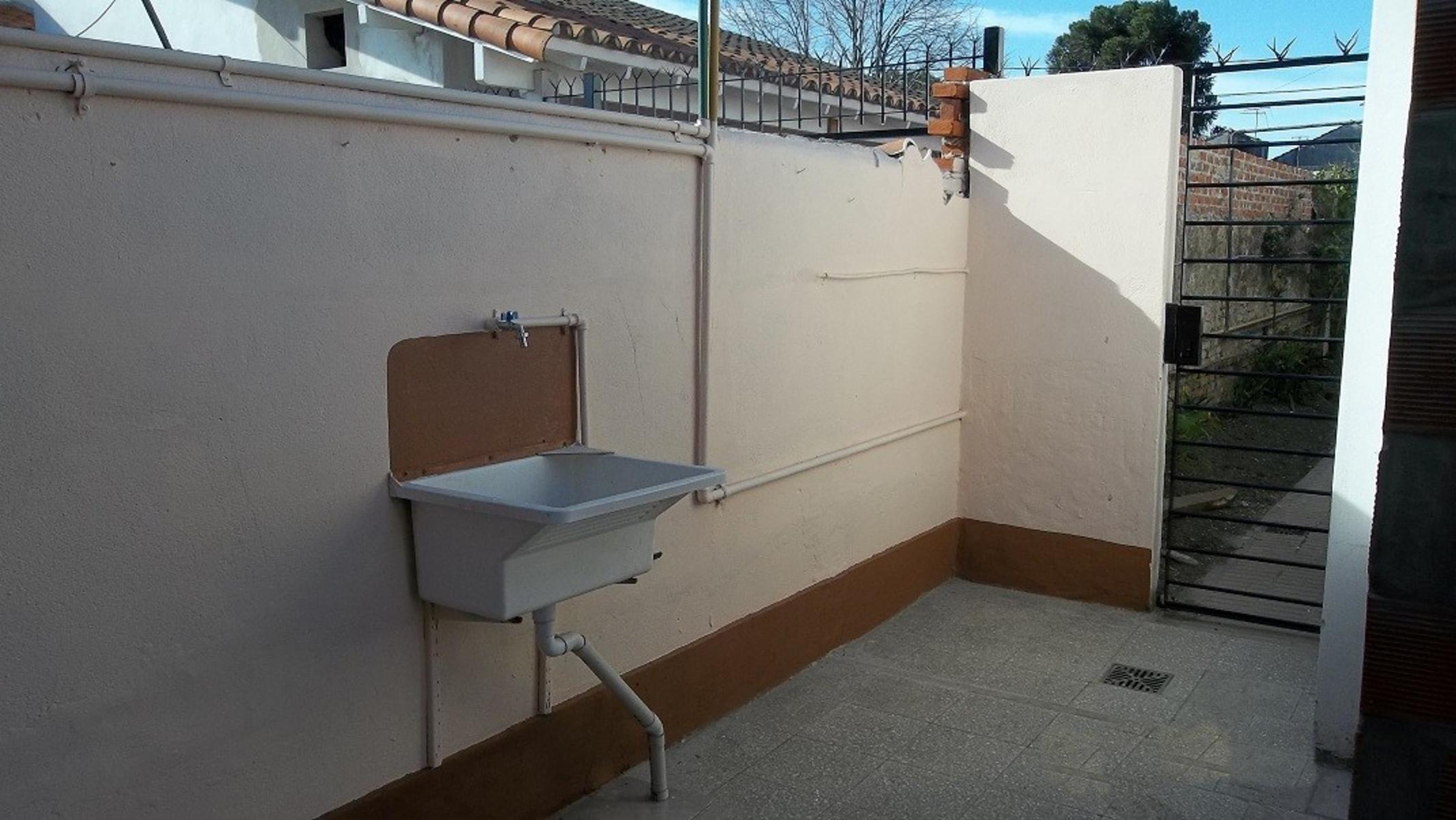 Castelli 1438 · Almirante Brown — foto 3