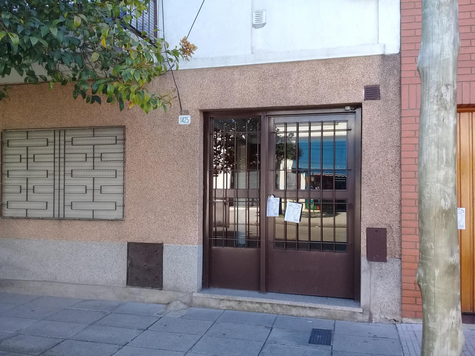 DEPARTAMENTO DE 3 AMBIENTES CON BALCON A LA CALLE