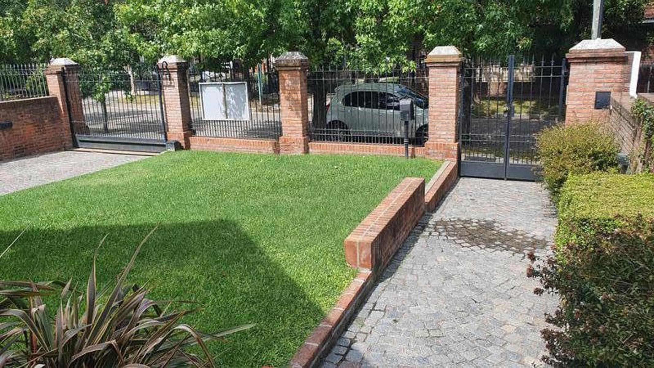Carlos Rippamonti 84 · Almirante Brown — foto 3