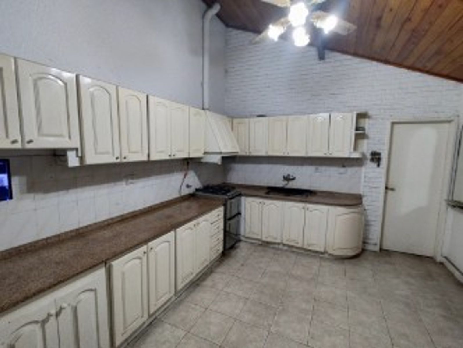 SUCRE 849 · Morón — foto 9