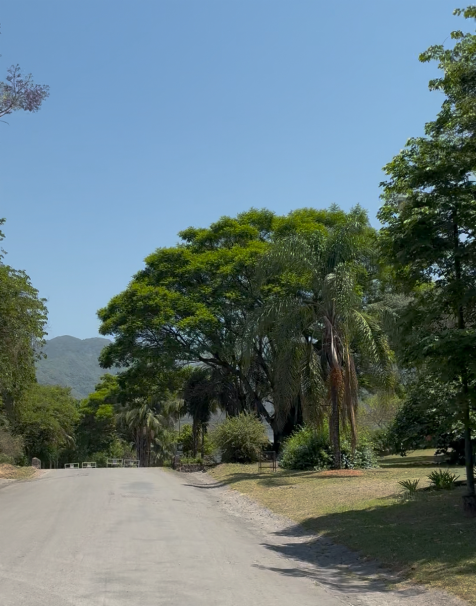 TERRENO EN VENTA EN COUNTRY LOS AZHARES EN EXCELENTE UBICACION