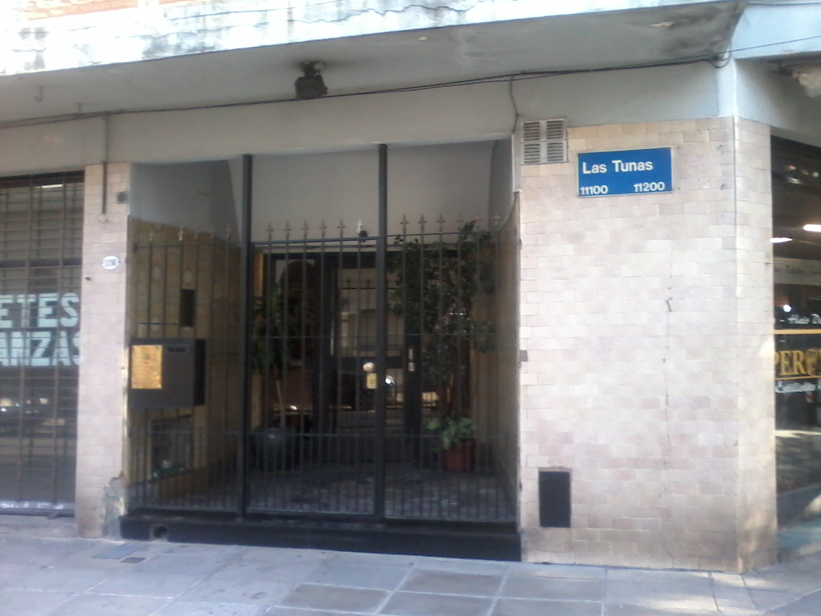 Venta Dto 3 amb al frente a Mts de Av Rivadavia.
