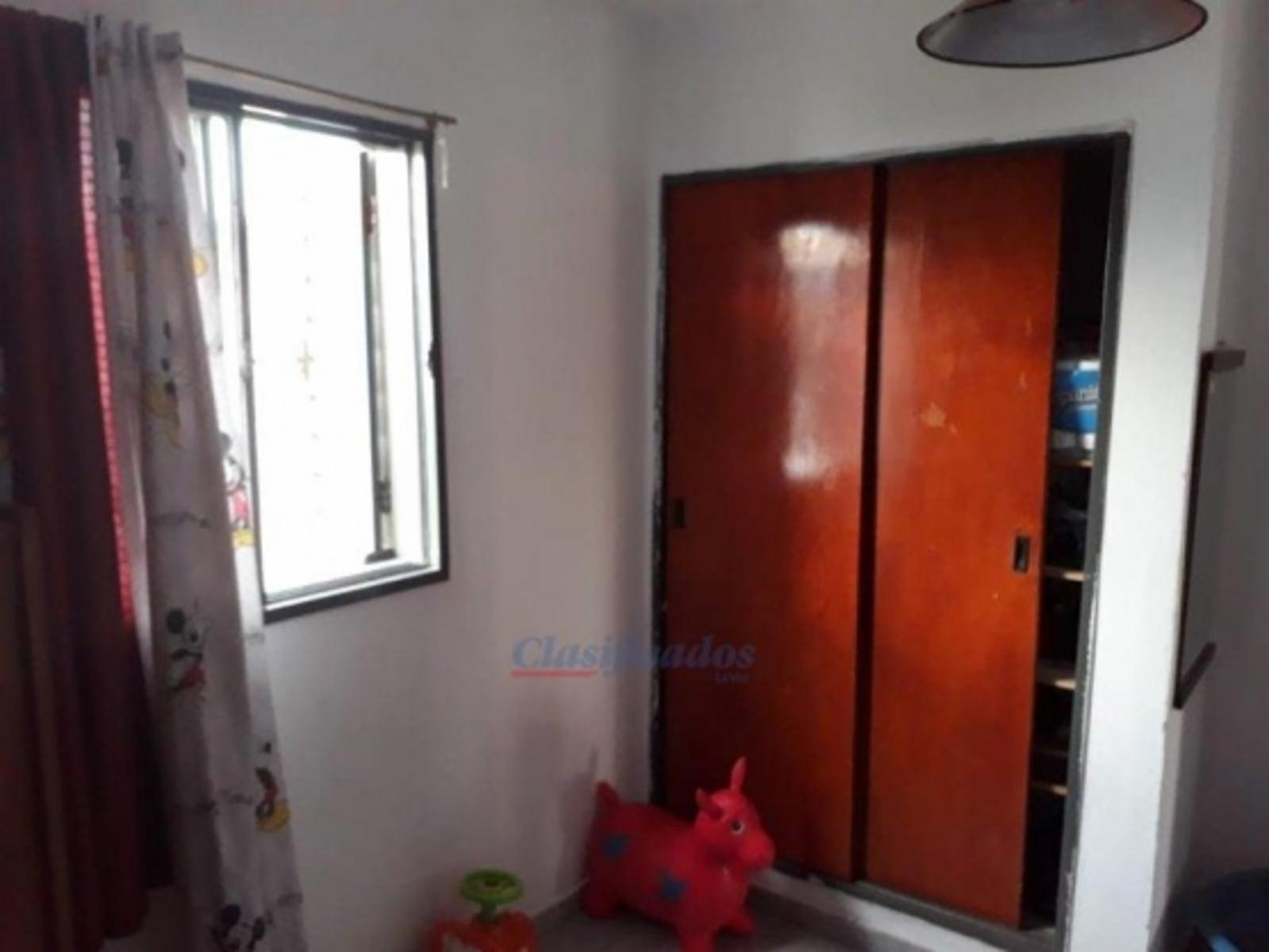 VENDO COMPLEJO DE 4 DPTOS DE 2 DOR + COCHERAS VILLA CORINA