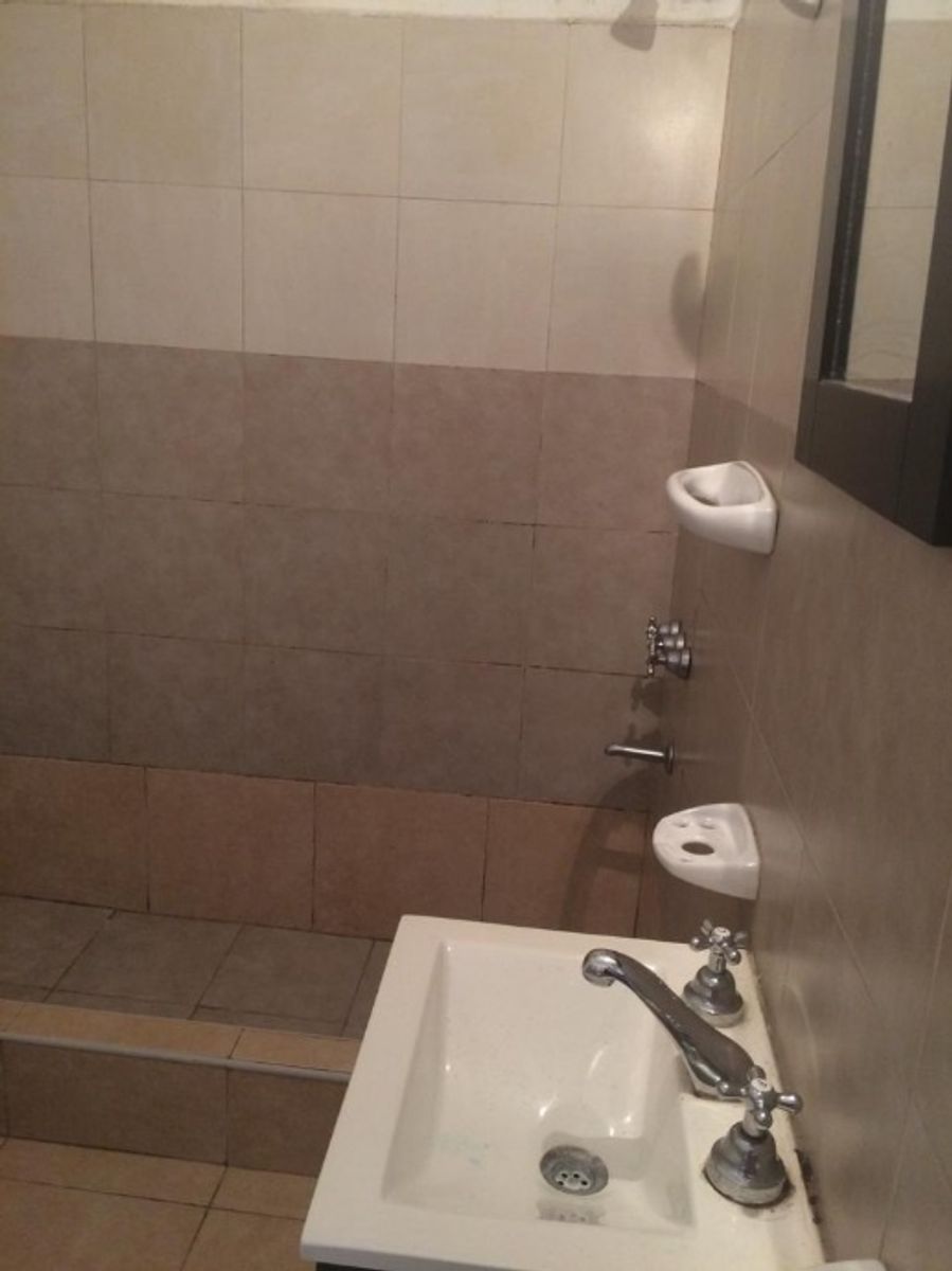 L. M. Campos 932 · Morón — foto 12