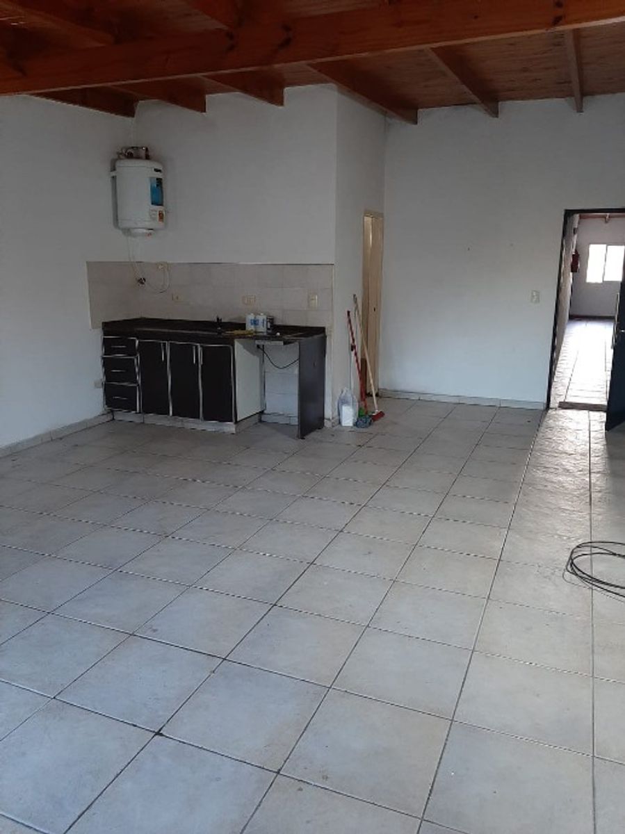 L. M. Campos 932 · Morón — foto 28