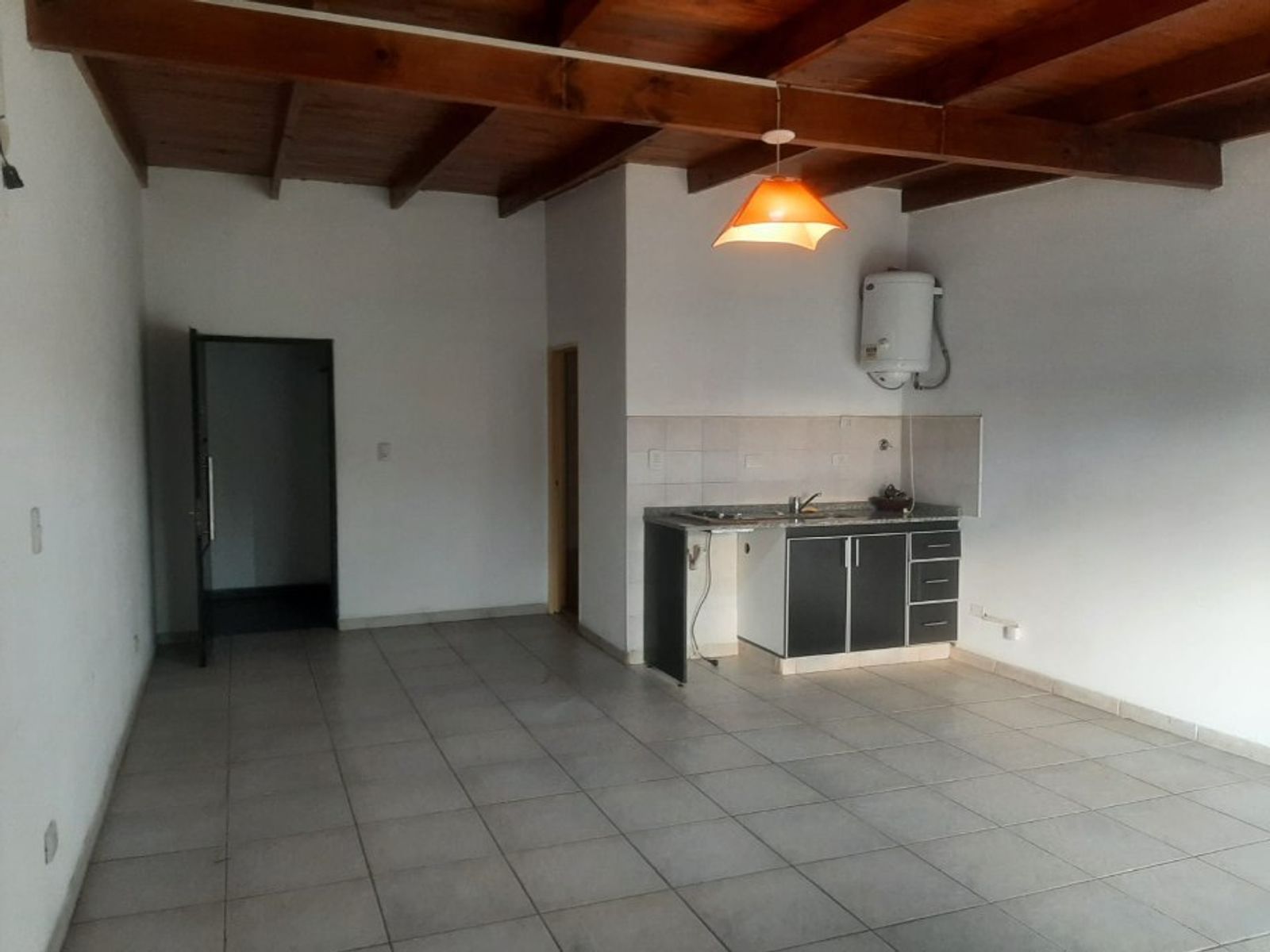 L. M. Campos 932 · Morón — foto 33