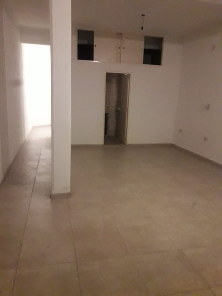 L. M. Campos 932 · Morón — foto 38