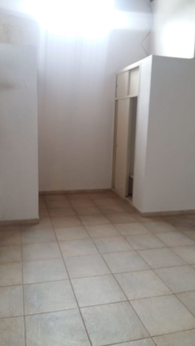 L. M. Campos 932 · Morón — foto 5