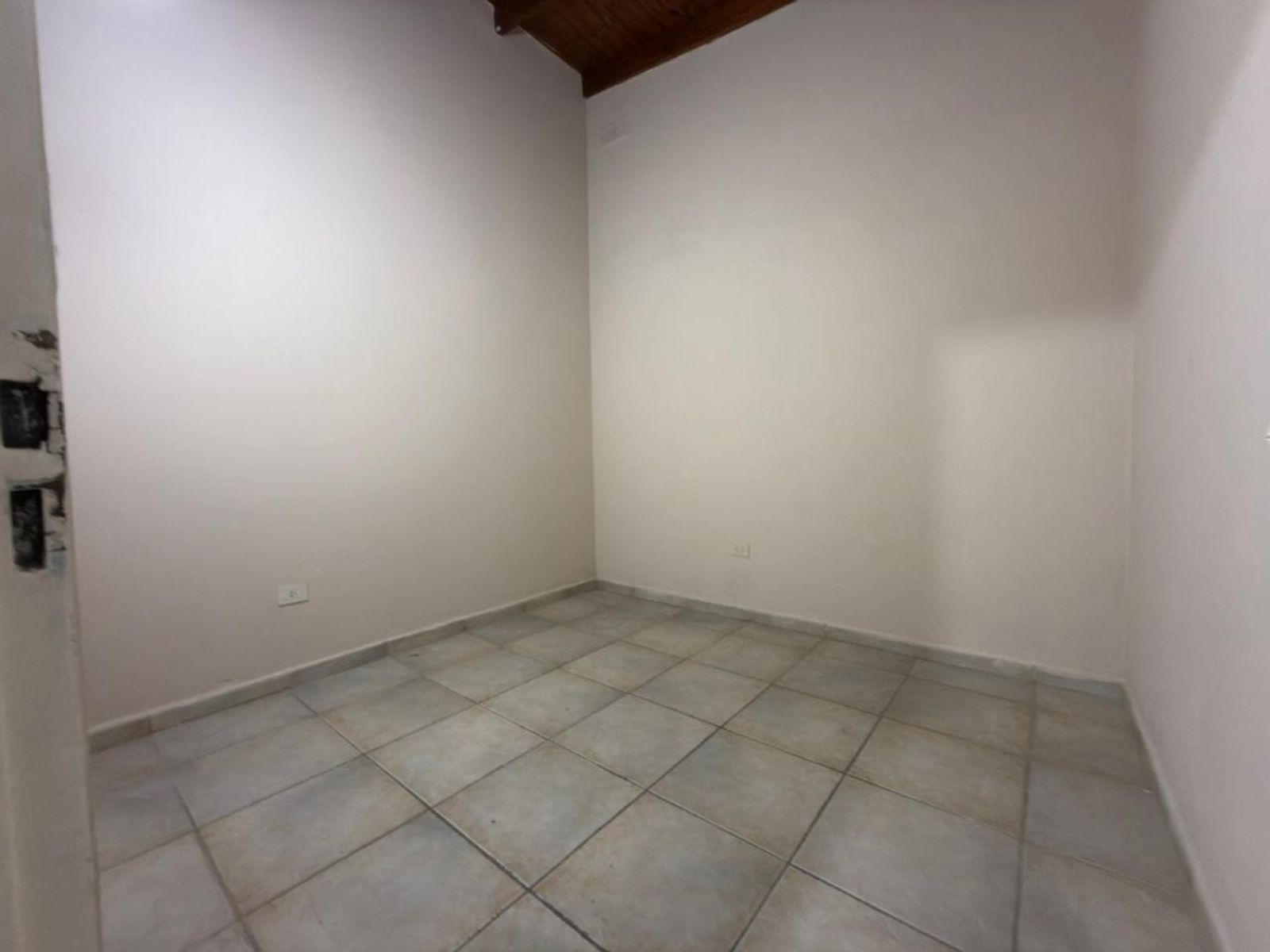 L. M. Campos 932 · Morón — foto 45