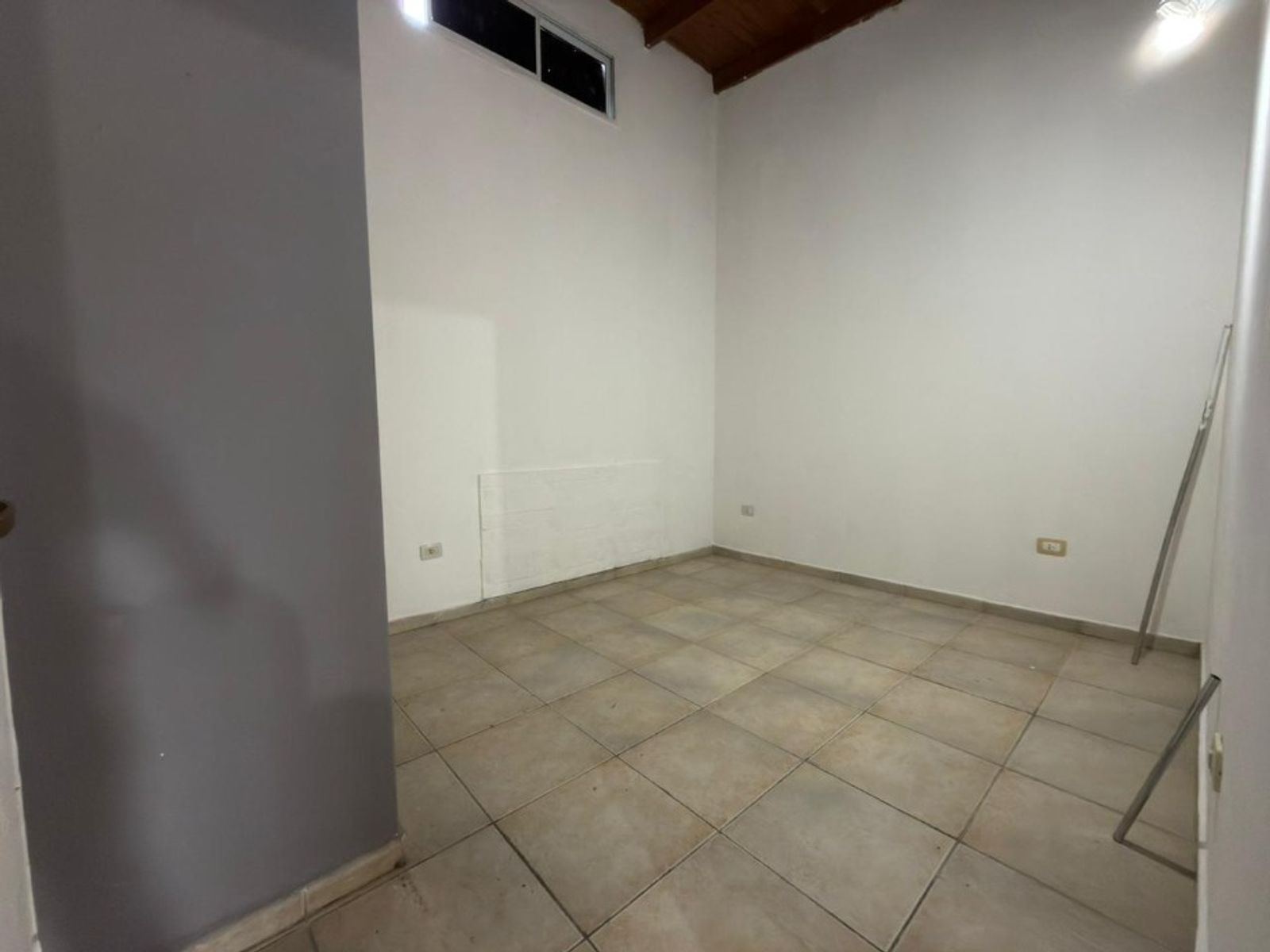L. M. Campos 932 · Morón — foto 46