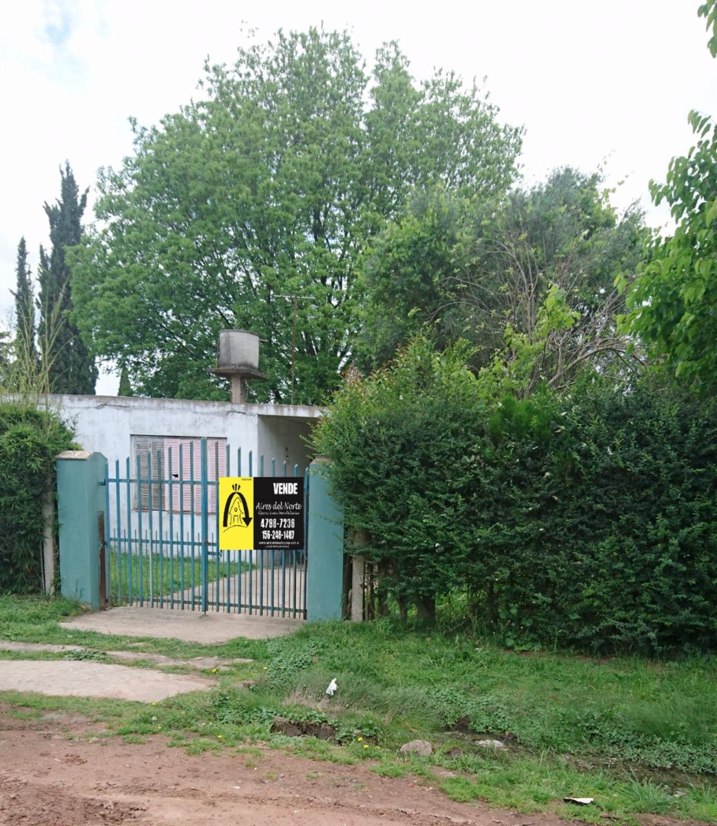 APTA CREDITO. Casa de 3 ambientes con lote de 600m2. Muy bien ubicada a metros de la ruta