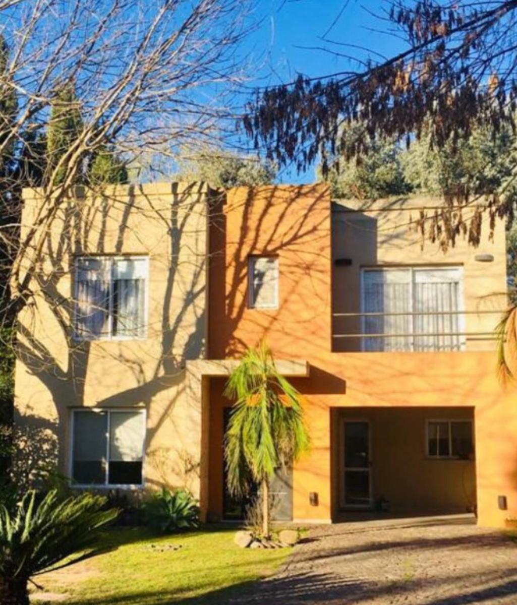 Hermosa casa estilo minimalista en Country Club Banco Provincia