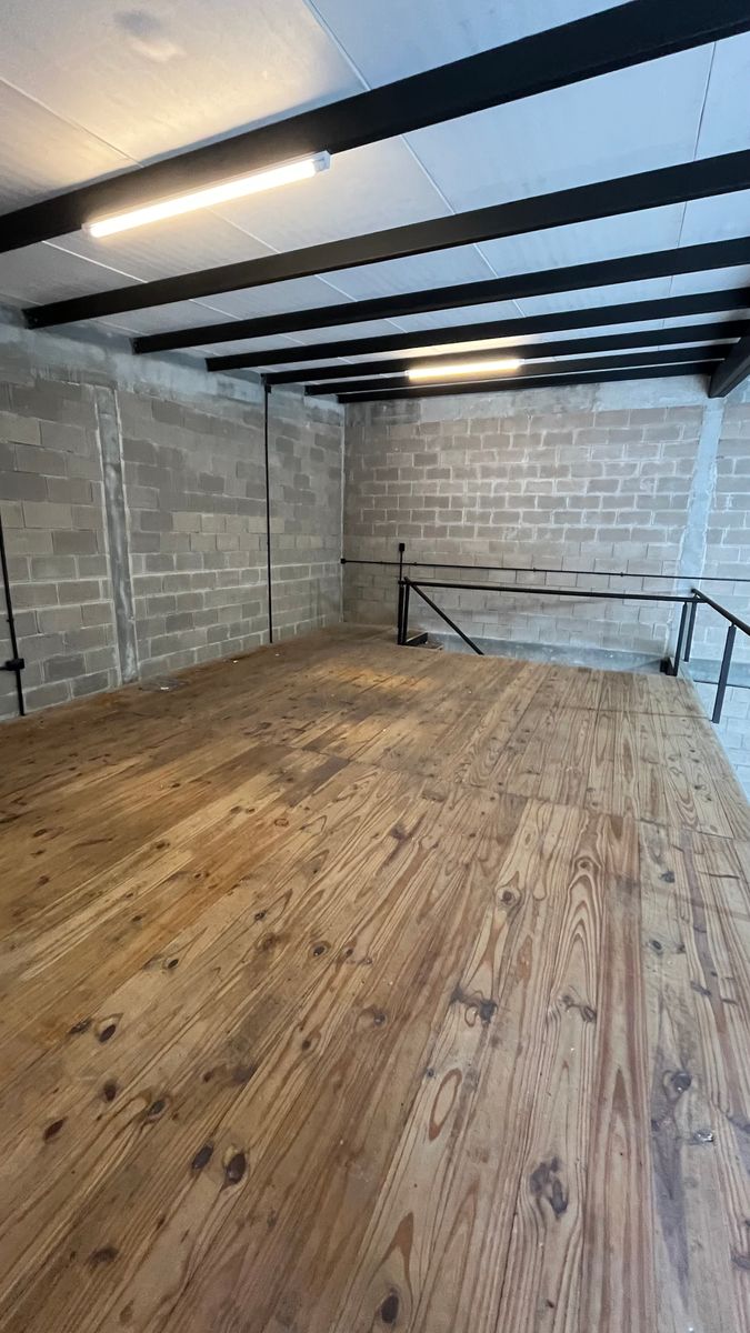 ALQUILER GALPON 120 m2 CON ENTREPISO EN YERBA BUENA · Yerba Buena — foto 5