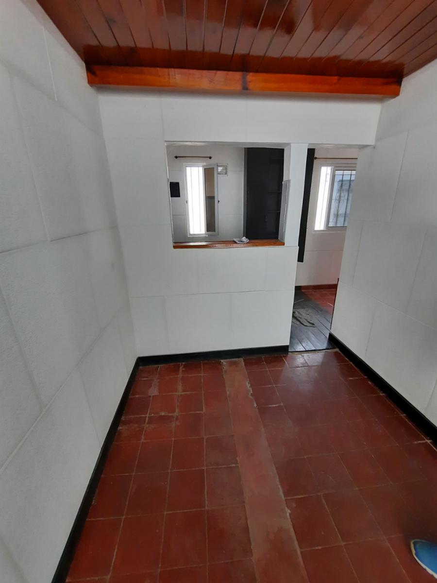 72 e/ 29 y 30 La Plata · La Plata — foto 8
