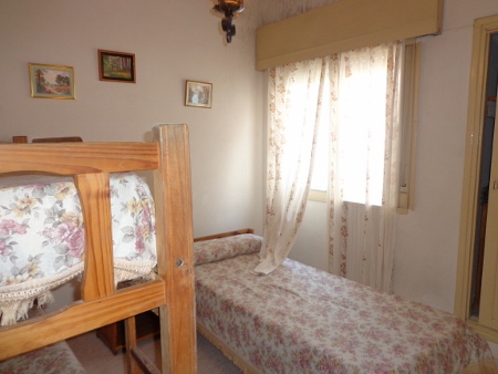 OPORTUNIDAD! DOS HERMOSAS  CASAS EN CALLE INTENDENTE GARCIA!
LOTE 900MTS 