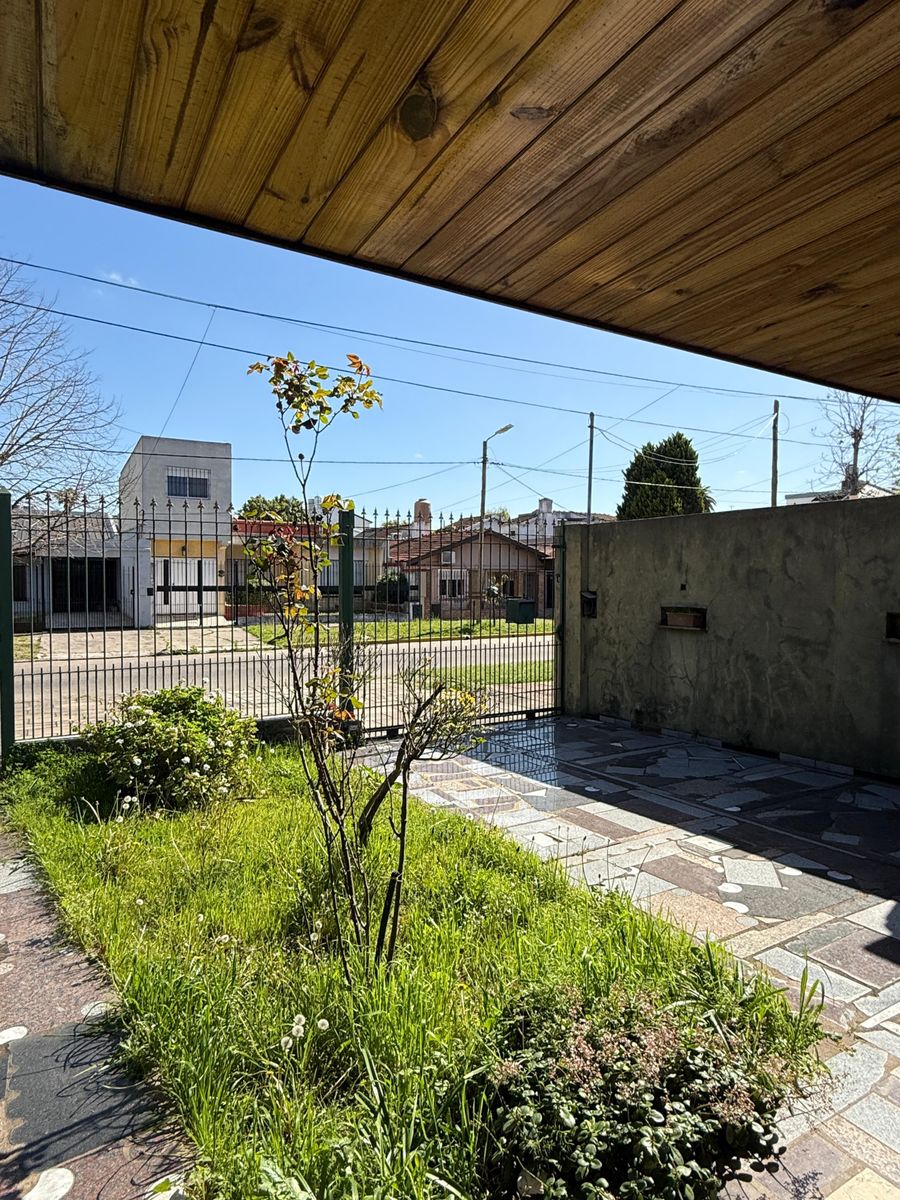 YAPEYU 69 · Lomas De Zamora — foto 4