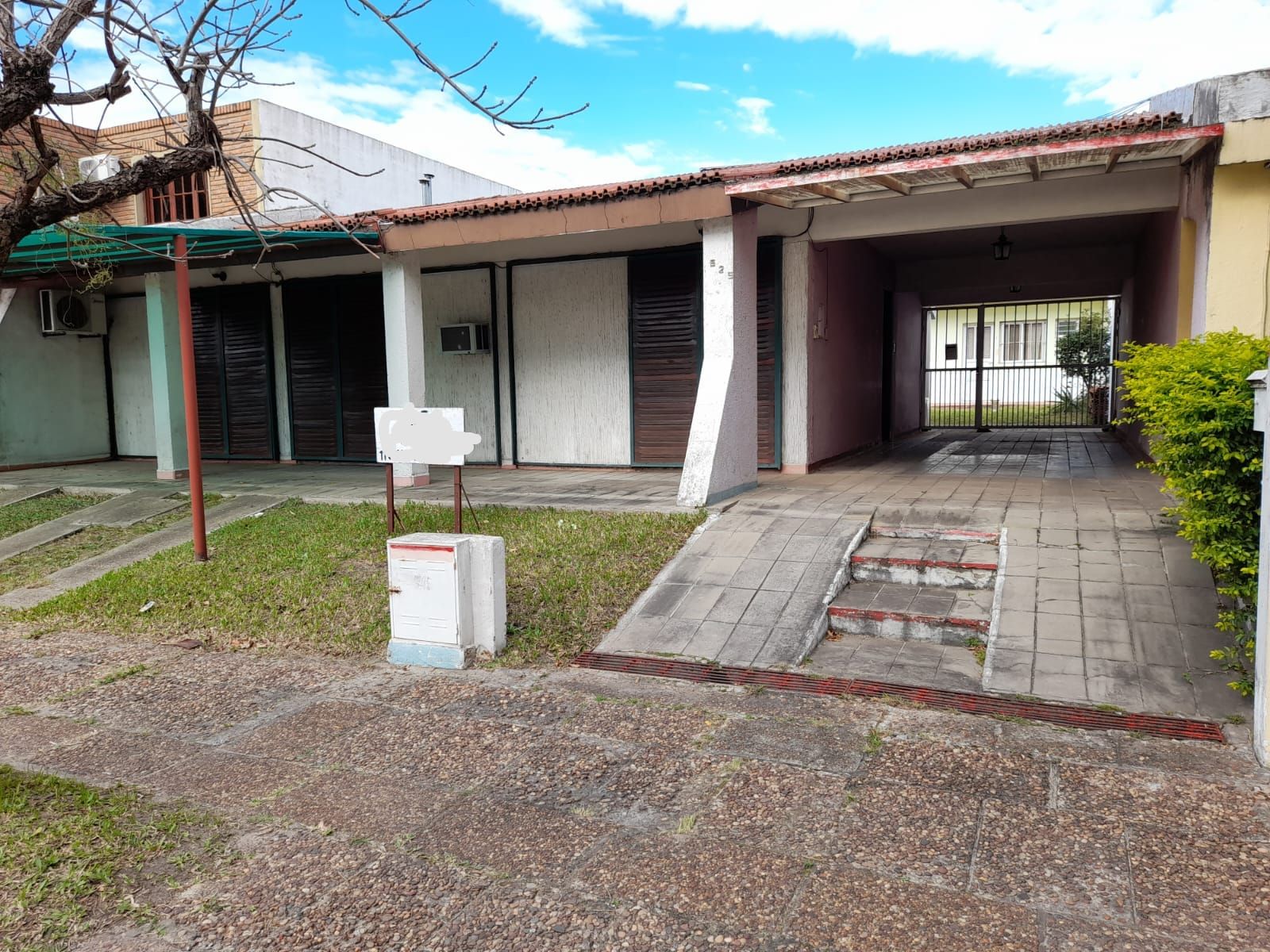 EXCELENTE PROPIEDAD CASA CON 3 DPTOS DE 2 AMB. A METROS DE LAS TERMAS DE FEDERACION- PCIA. ENTRE RIOS