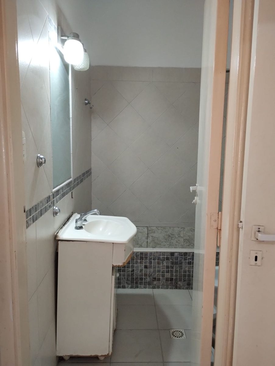Tuyutí 1094 · Lanús — foto 6