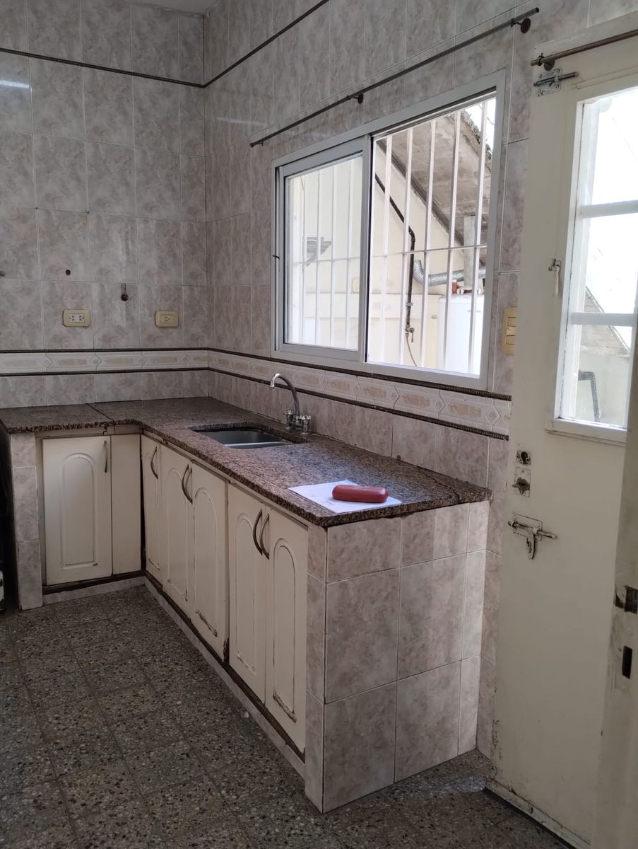 Tuyutí 1094 · Lanús — foto 10