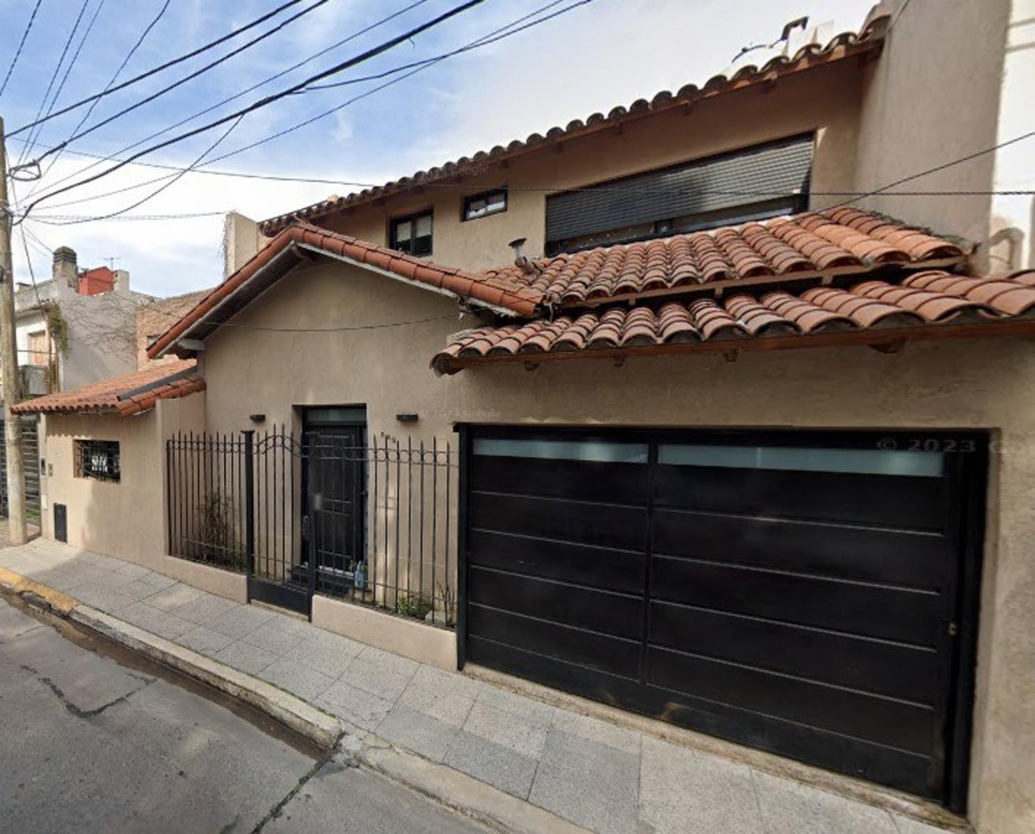 VENTA VILLA SARMIENTO CHALET 5 AMBIENTES CON PATIO COCHERA