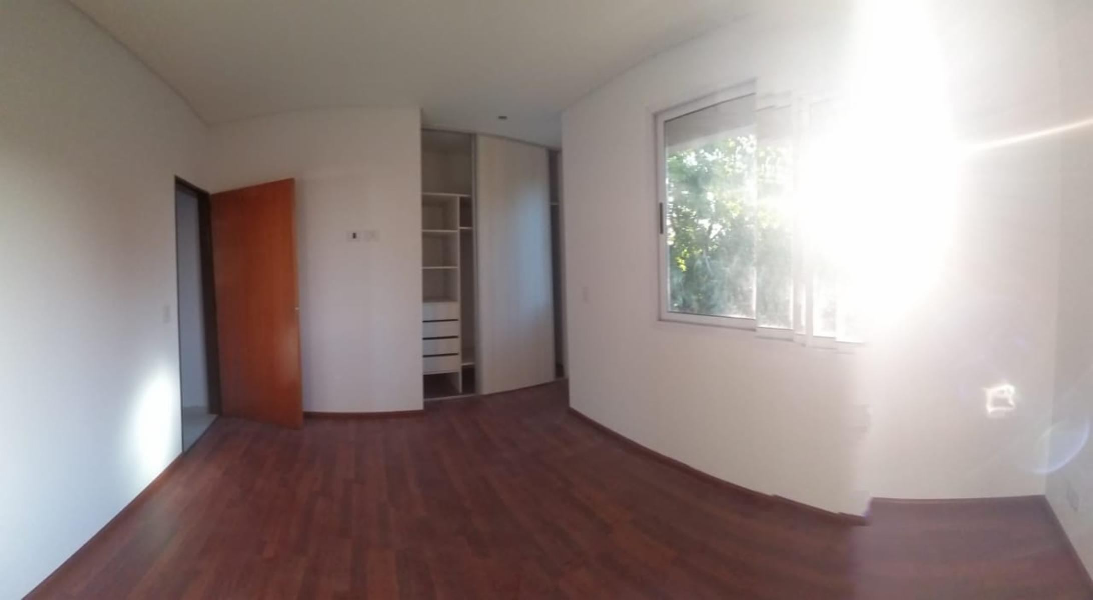 Claudio María Yoly 2000 · Moreno — foto 31