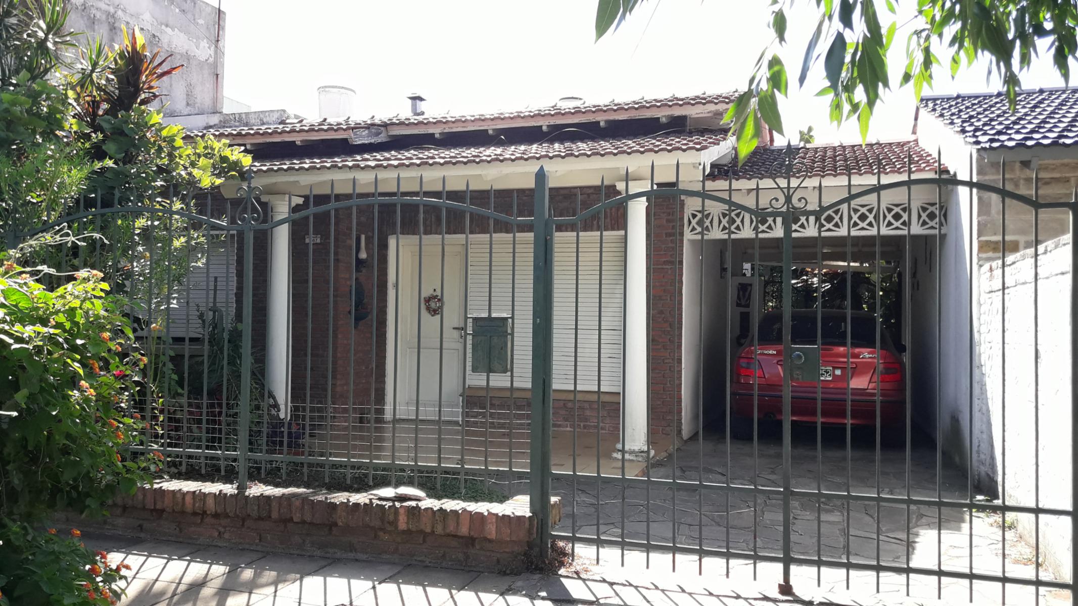 CASA 3 AMB. - GARAGE- FONDO - DINAMARCA 1900 - PALOMAR