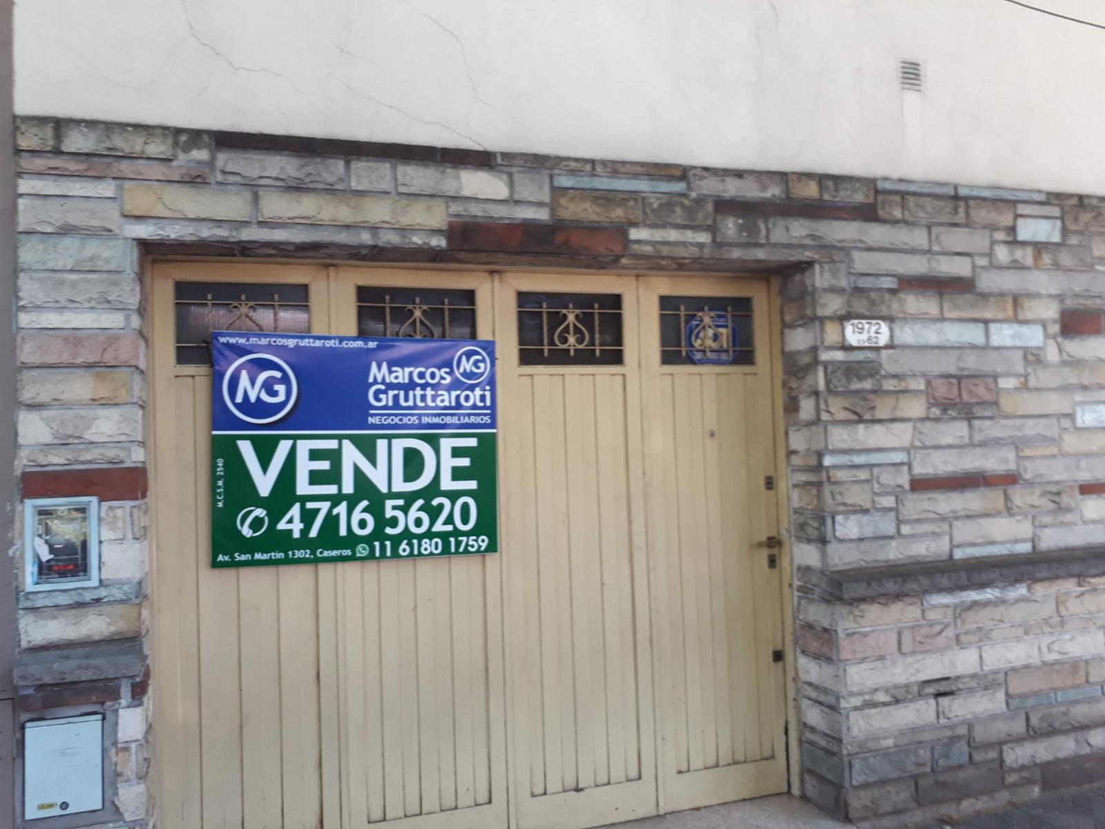 Casa en pleno centro de San Martín a metros de la peatonal, Ideal Inversor, ZONA COMERCIAL.