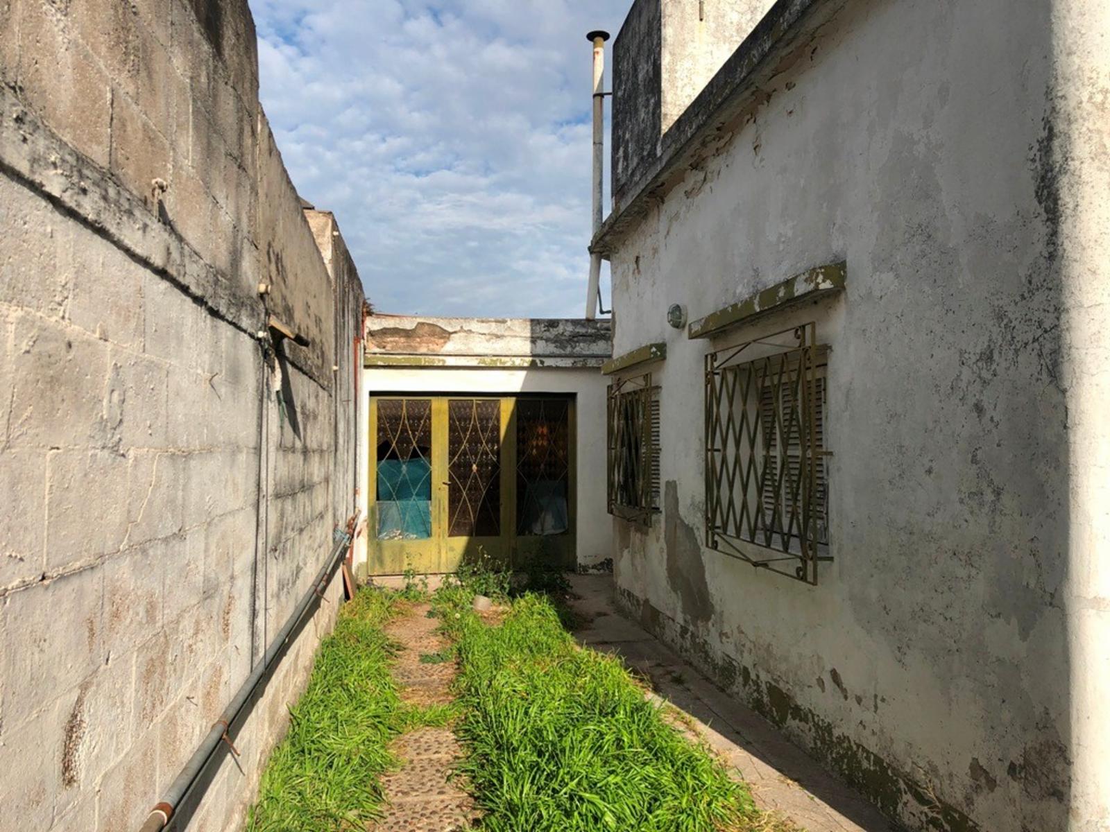 San Lorenzo 700 · Morón — foto 4