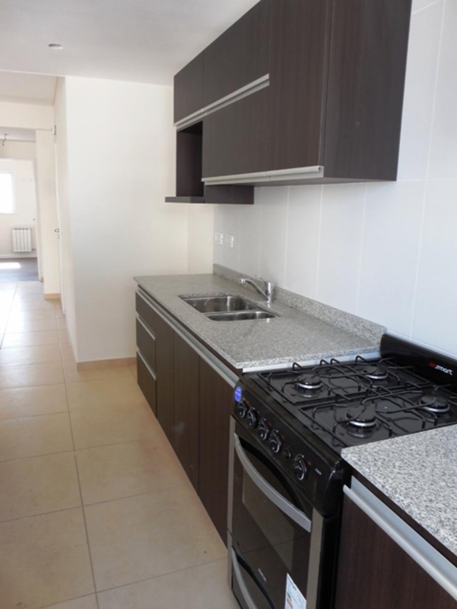 BELGRANO 1350 SEMIPISO DE 2 AMBIENTES CON COCHERA A ESTRENAR. 
