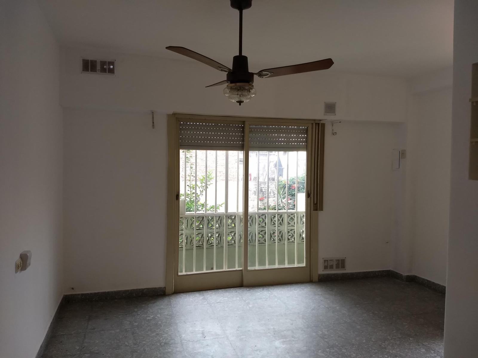 DTO 2 AMBIENTES CON PATIO (GENERAL PICO 1074) C.MADERO