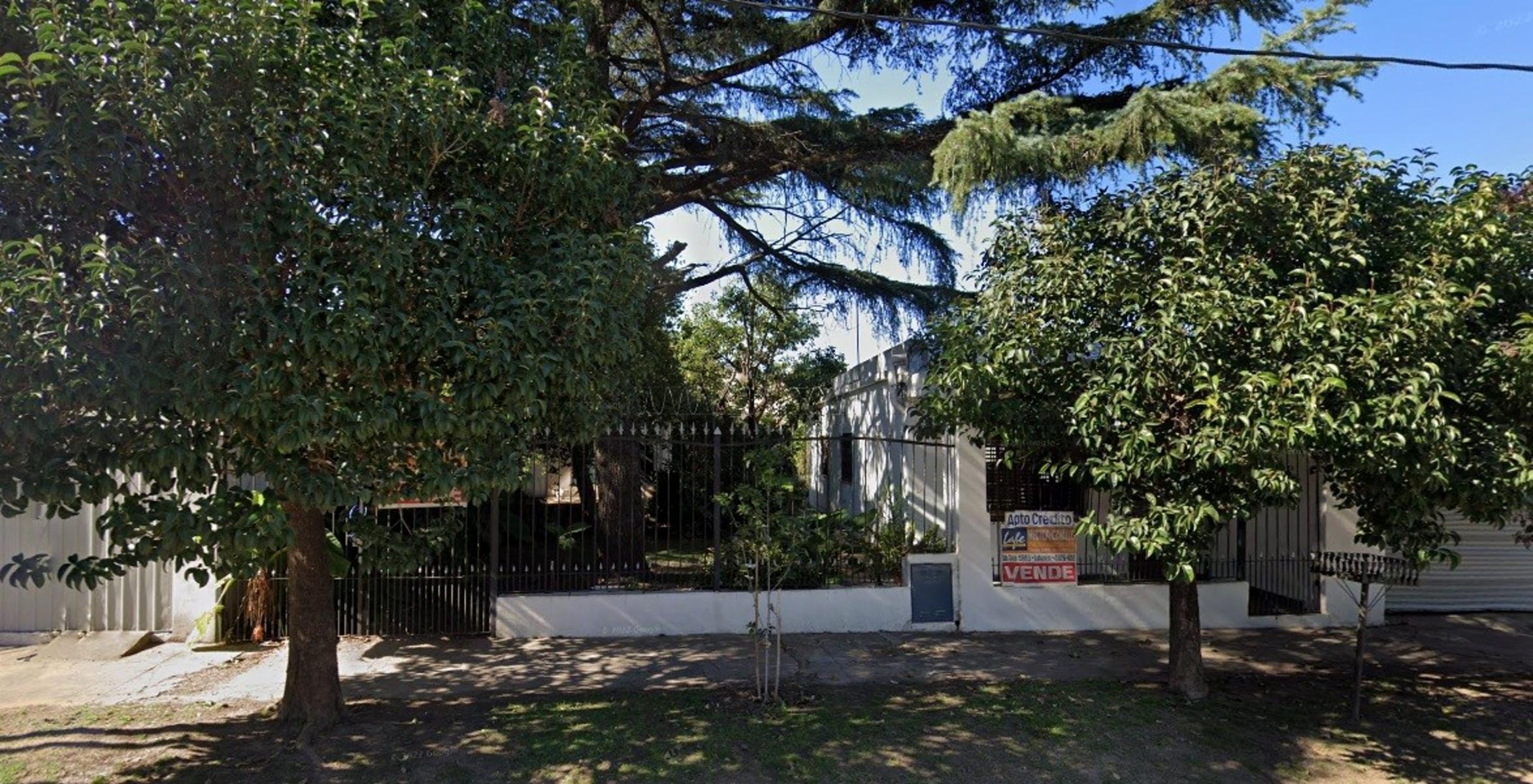 EXCELENTE PROPIEDAD, MUY BUENA ESTRUCTURA.  CONSULTE AL 4626-1188 O AL 11-4167-1982