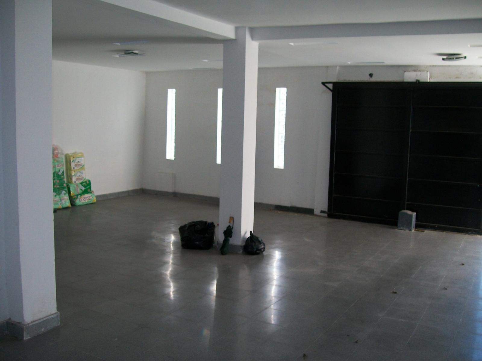 CASA EN TERRENO 8,66 X 30 GGE 2 AUTOS - CON PARQUE AL FONDO