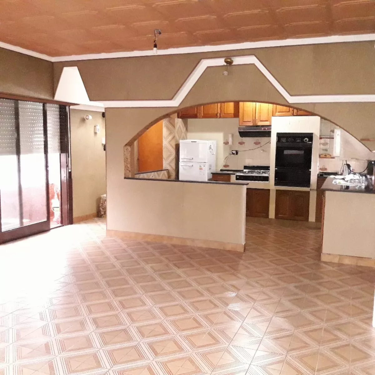 Amplisimo Depto de 3 Ambientes en Ciudadela en Venta