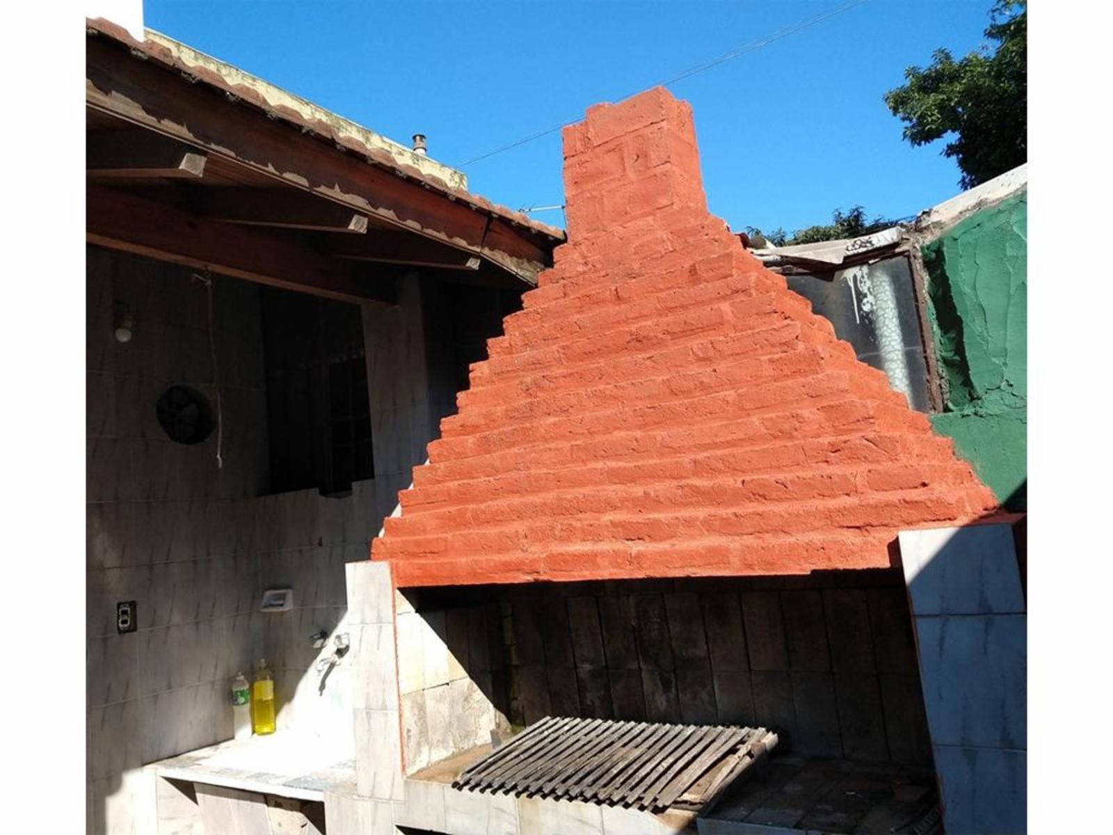 Int Aguero 449 · Morón — foto 3