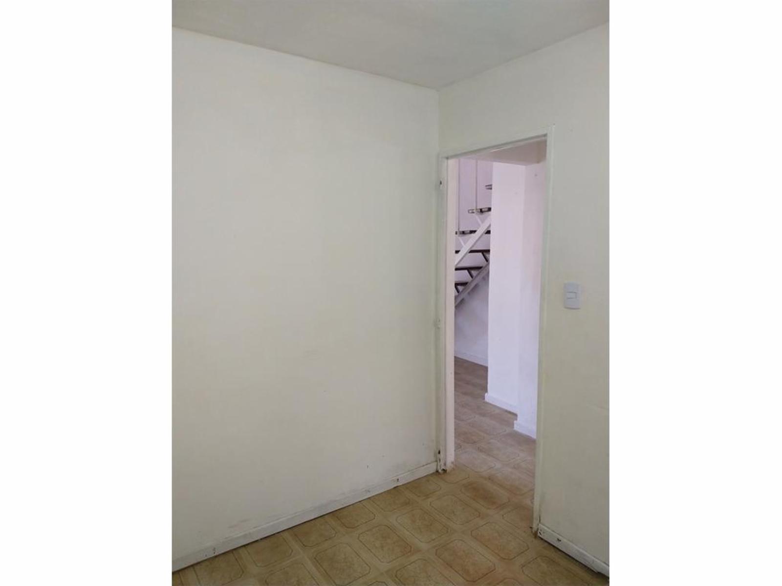 Int Aguero 449 · Morón — foto 6