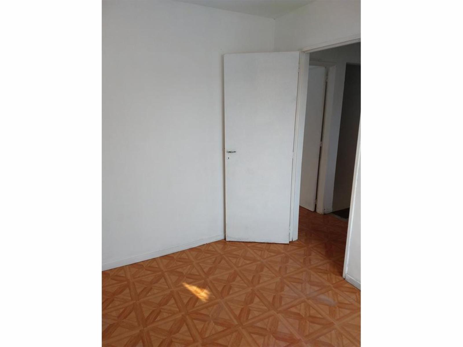 Int Aguero 449 · Morón — foto 8