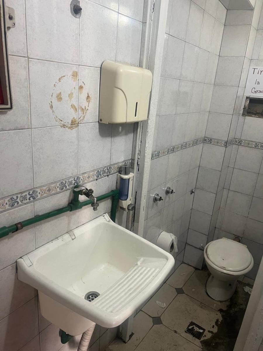 Av Caseros 2900 · Parque Patricios — foto 5