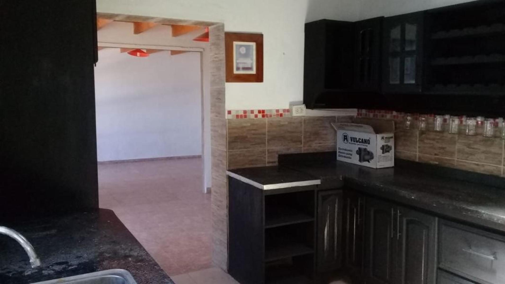 Casa Chalet EN VENTA, Rangugni 2800,  Ituzaingó. Escucha oferta